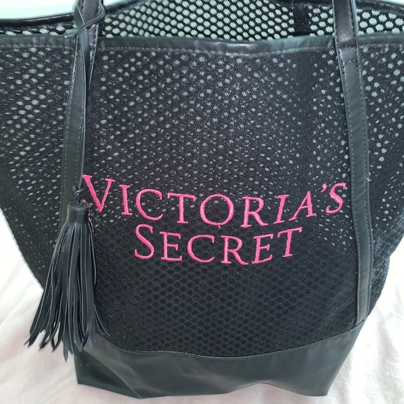 Victoria's Secret Handbags - Victoria's Secret black and pink bag
In excellent used condition